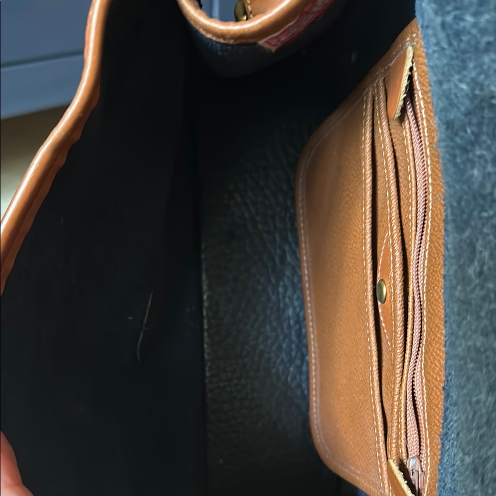 Classic Vintage Dooney & Bourke  Black and Brown Leather Bag - Picture 6 of 8